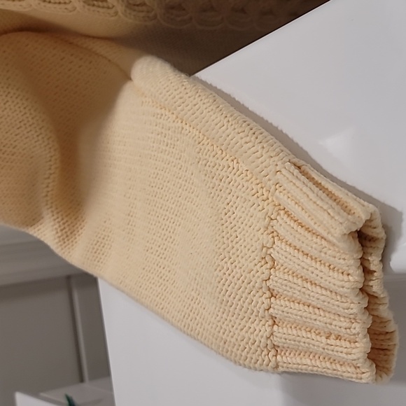 Izod Soft Pale Yellow Turtle Neck Sweater - Picture 4 of 9